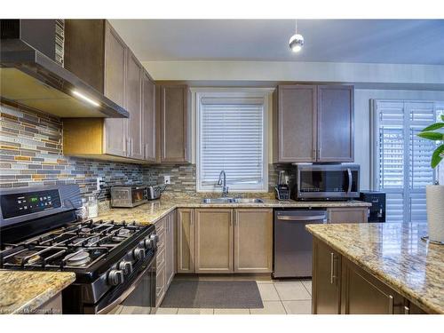 667 Linden Drive Drive, Cambridge, ON - Indoor Photo Showing Kitchen With Double Sink