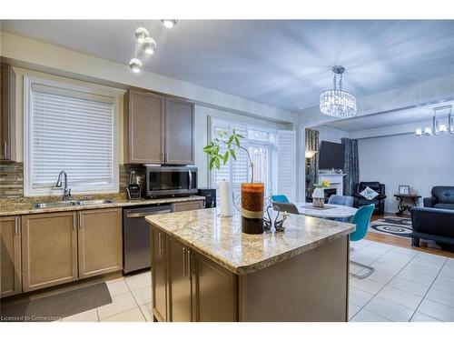 667 Linden Drive Drive, Cambridge, ON - Indoor Photo Showing Kitchen With Double Sink