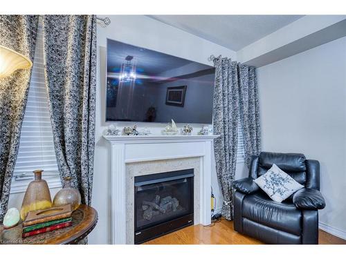 667 Linden Drive Drive, Cambridge, ON - Indoor Photo Showing Living Room With Fireplace