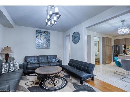 667 Linden Drive Drive, Cambridge, ON - Indoor Photo Showing Living Room