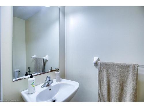 667 Linden Drive Drive, Cambridge, ON - Indoor Photo Showing Bathroom