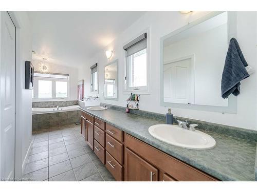 4750 Talbot Trail, Merlin, ON - Indoor Photo Showing Bathroom