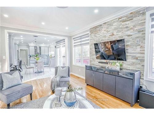 2085 Ashmore Drive, Oakville, ON - Indoor Photo Showing Living Room