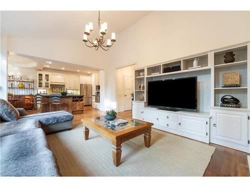 16 Edmonton Street, Brampton, ON - Indoor Photo Showing Living Room