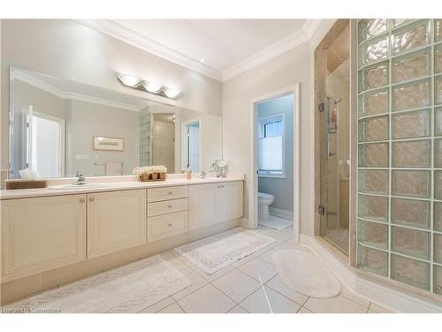 16 Edmonton Street, Brampton, ON - Indoor Photo Showing Bathroom