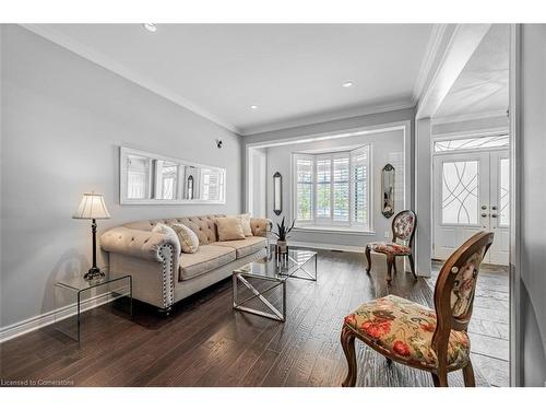 2495 Gateshead Common, Oakville, ON - Indoor Photo Showing Living Room