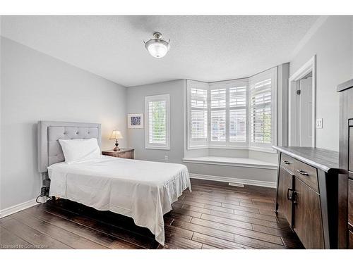 2495 Gateshead Common, Oakville, ON - Indoor Photo Showing Bedroom