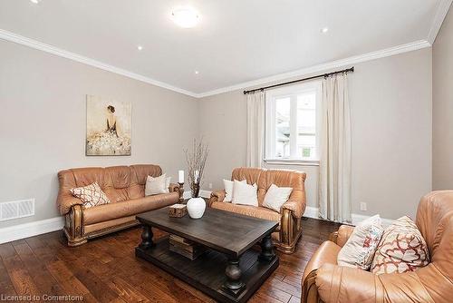 7840 Patterson Side Road, Caledon, ON - Indoor Photo Showing Living Room