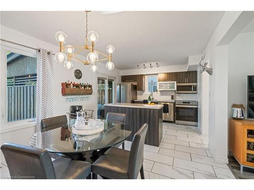 617 Front Street, Quinte West, ON - Indoor Photo Showing Dining Room