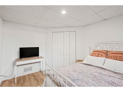 617 Front Street, Quinte West, ON - Indoor Photo Showing Bedroom