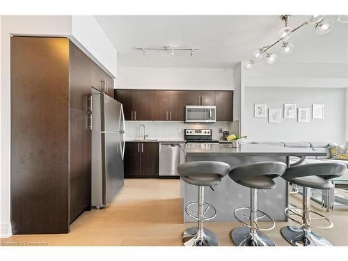 708-55 Speers Road, Oakville, ON - Indoor Photo Showing Kitchen