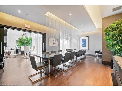 708-55 Speers Road, Oakville, ON - Indoor Photo Showing Dining Room