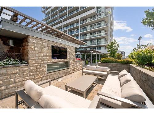 708-55 Speers Road, Oakville, ON - Outdoor