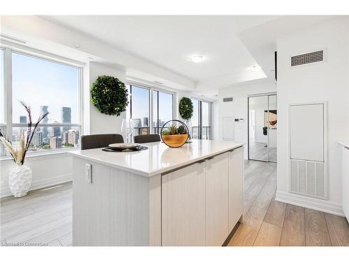 3408-36 Elm Drive West Drive, Mississauga, ON - Indoor Photo Showing Kitchen