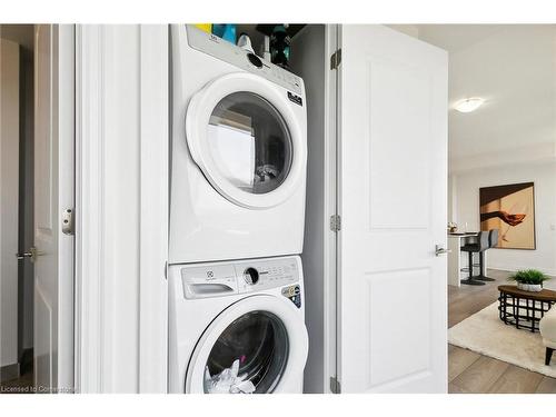 3408-36 Elm Drive West Drive, Mississauga, ON - Indoor Photo Showing Laundry Room