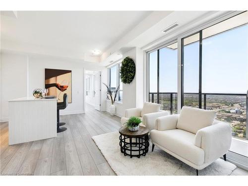 3408-36 Elm Drive West Drive, Mississauga, ON - Indoor Photo Showing Living Room