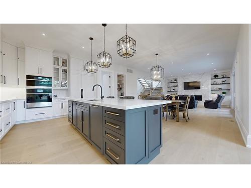 212 Southview Road, Oakville, ON - Indoor Photo Showing Kitchen With Upgraded Kitchen