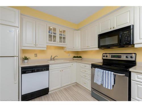 638 Forestwood Crescent, Burlington, ON - Indoor Photo Showing Kitchen