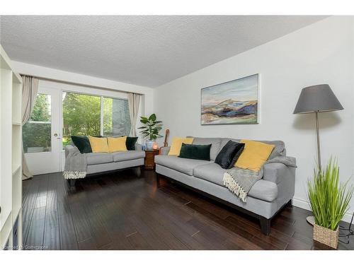 638 Forestwood Crescent, Burlington, ON - Indoor Photo Showing Living Room