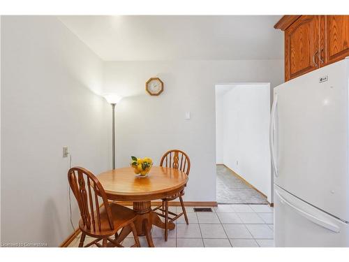 40 Forest Hill Crescent, Hamilton, ON - Indoor Photo Showing Dining Room