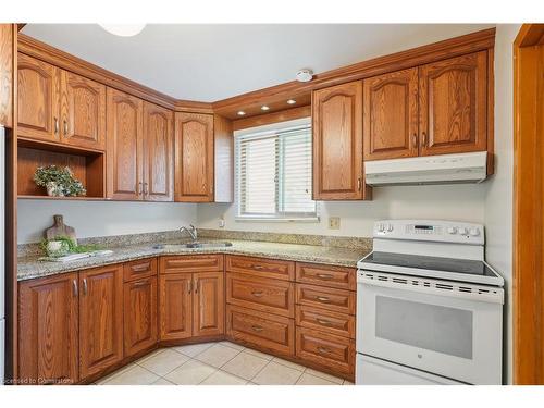 40 Forest Hill Crescent, Hamilton, ON - Indoor Photo Showing Kitchen