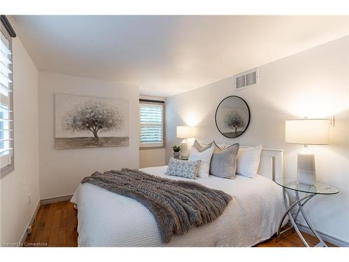 19 Union Street, Georgetown, ON - Indoor Photo Showing Bedroom