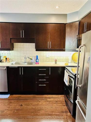 167 Sims Estate Drive, Kitchener, ON - Indoor Photo Showing Kitchen