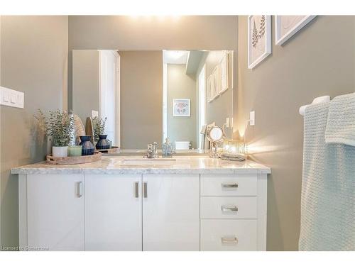 430 Wheat Boom Drive, Oakville, ON - Indoor Photo Showing Bathroom