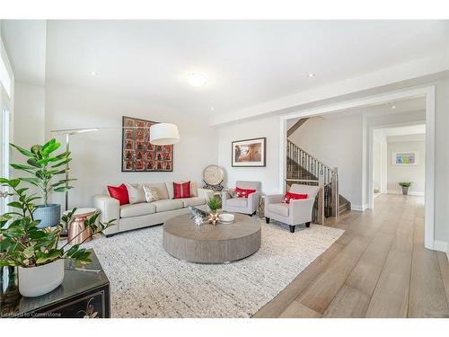 430 Wheat Boom Drive, Oakville, ON - Indoor Photo Showing Living Room