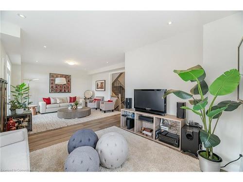 430 Wheat Boom Drive, Oakville, ON - Indoor Photo Showing Living Room