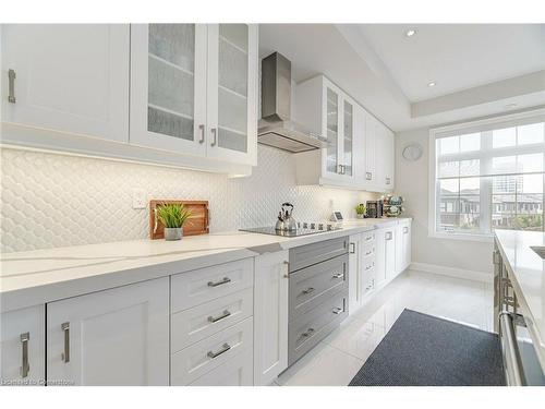 430 Wheat Boom Drive, Oakville, ON - Indoor Photo Showing Kitchen