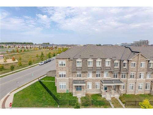 430 Wheat Boom Drive, Oakville, ON - Outdoor