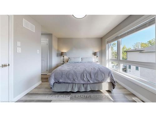 2-720 Grey Street, Brantford, ON - Indoor Photo Showing Bedroom