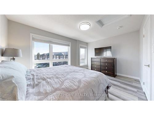 2-720 Grey Street, Brantford, ON - Indoor Photo Showing Bedroom