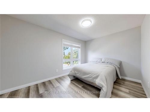 2-720 Grey Street, Brantford, ON - Indoor Photo Showing Bedroom