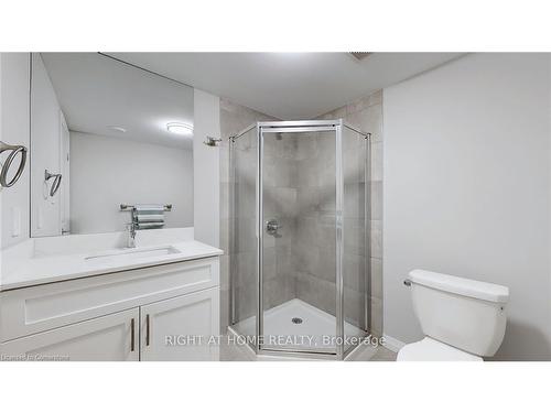 2-720 Grey Street, Brantford, ON - Indoor Photo Showing Bathroom