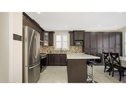 57 Hanbury Crescent, Brampton, ON - Indoor Photo Showing Kitchen With Upgraded Kitchen