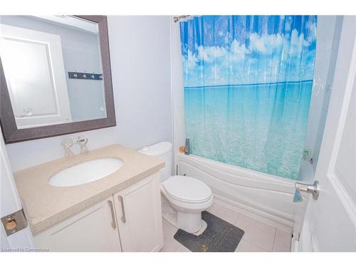 3-122 Courtland Avenue E, Kitchener, ON - Indoor Photo Showing Bathroom