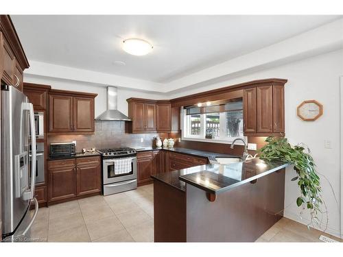 365 Hillsdale Road, Welland, ON - Indoor Photo Showing Kitchen With Upgraded Kitchen