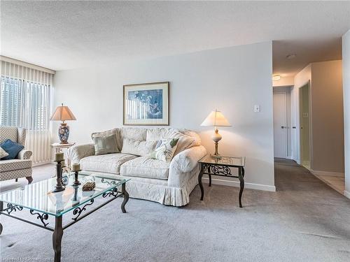 1703-1580 Mississauga Valley Boulevard, Mississauga, ON - Indoor Photo Showing Living Room