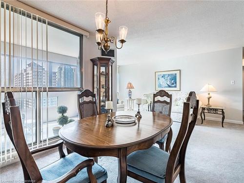 1703-1580 Mississauga Valley Boulevard, Mississauga, ON - Indoor Photo Showing Dining Room