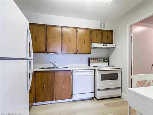 1703-1580 Mississauga Valley Boulevard, Mississauga, ON - Indoor Photo Showing Kitchen With Double Sink