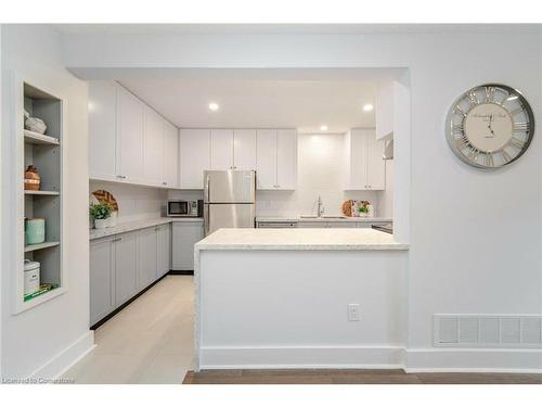 57-6779 Glen Erin Drive, Mississauga, ON - Indoor Photo Showing Kitchen