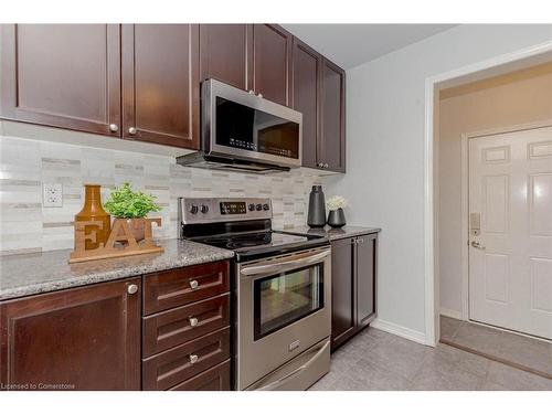 201 Seabrook Drive, Kitchener, ON - Indoor Photo Showing Kitchen