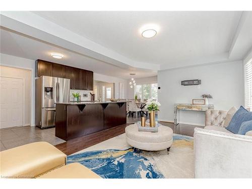 201 Seabrook Drive, Kitchener, ON - Indoor Photo Showing Living Room