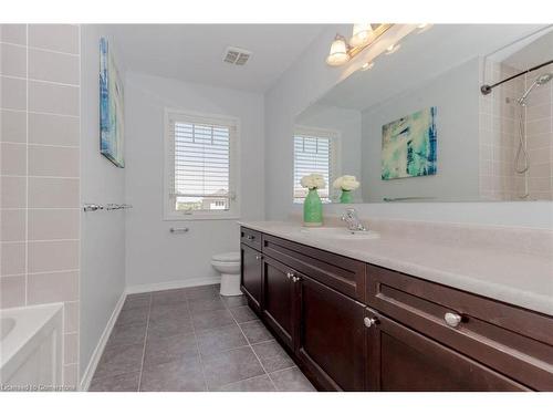 201 Seabrook Drive, Kitchener, ON - Indoor Photo Showing Bathroom