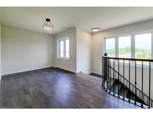 10 Castro Lane, Caledonia, ON - Indoor Photo Showing Other Room