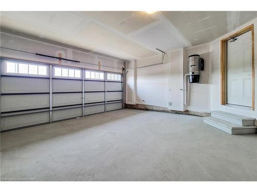 10 Castro Lane, Caledonia, ON - Indoor Photo Showing Garage