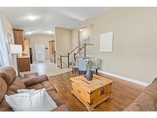 48 Mcgilvray Crescent, Georgetown, ON - Indoor Photo Showing Living Room