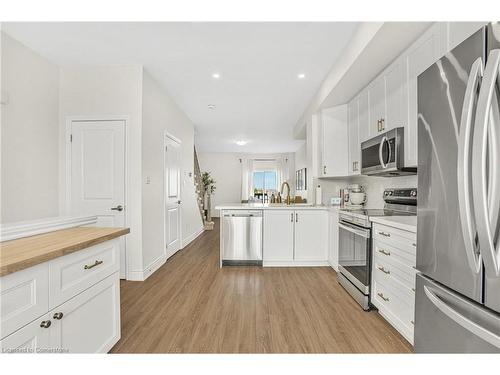 59 Edenrock Drive, Hamilton, ON - Indoor Photo Showing Kitchen